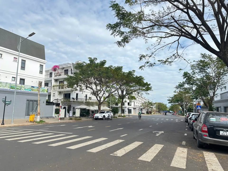 Nhà Phố Khu ECOOCITY Buôn Ma Thuột 370m² – Mặt tiền kinh doanh đỉnh cao!