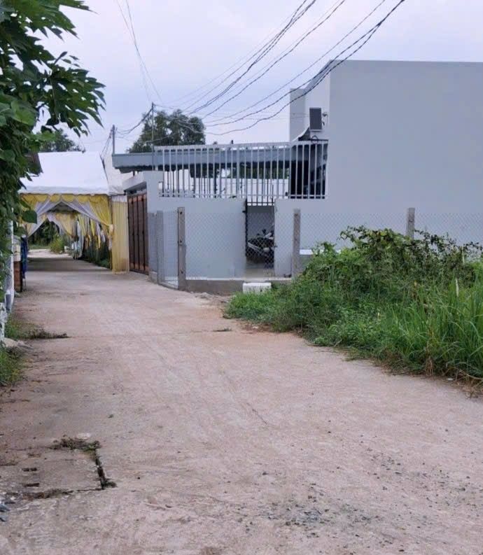 Đất thổ cư 108m² Phú Nhuận, Bến Tre - Sổ đỏ, Hẻm xe hơi