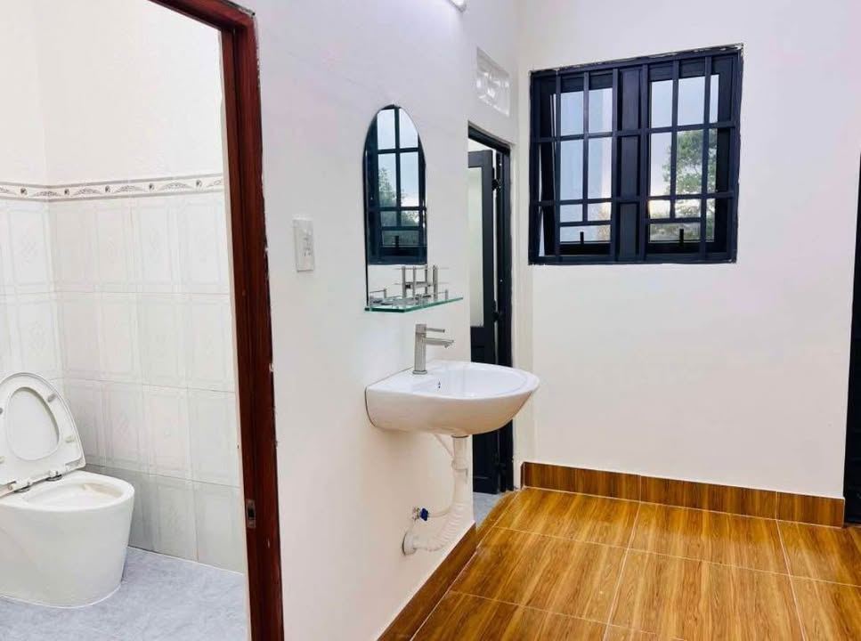 Nhà riêng Bảo Lộc 120m² giá 3.6 tỷ - Sổ đỏ sẵn, đối diện công viên!