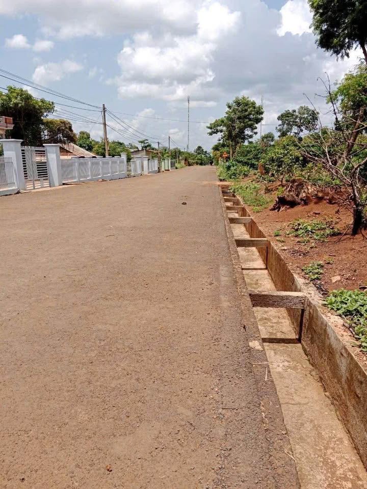 Đất Nền Buôn Hồ 500m² Giá 1.1 Tỷ - Sổ Đỏ Chính Chủ Sẵn Sàng!