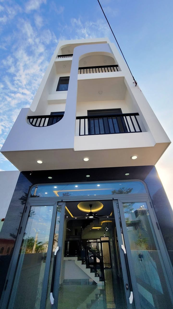 Nhà Mặt Tiền P. Đống Đa, Quy Nhơn 84m² 4 Tầng - Giá 5 Tỷ Chính Chủ