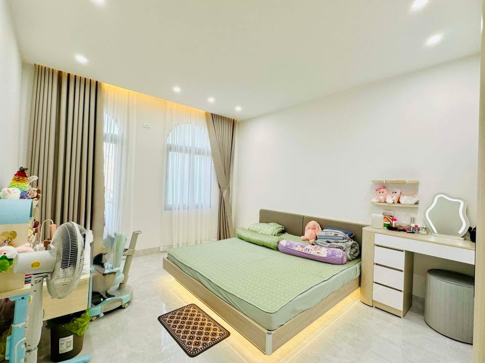 Nhà Mặt Tiền Hà Thanh Quy Nhơn 100m² Full Nội Thất Hiện Đại