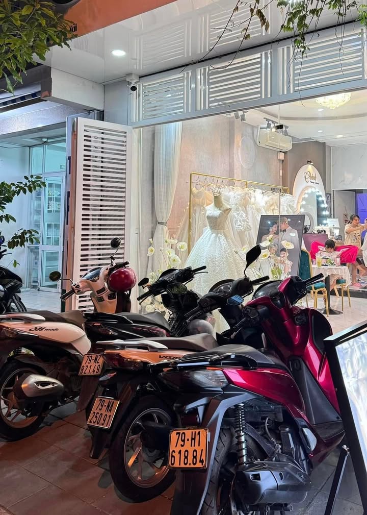 Cho thuê mặt bằng tầng trệt kinh doanh dịch vụ làm đẹp - 77 Phùng Thế Tài, Nha Trang