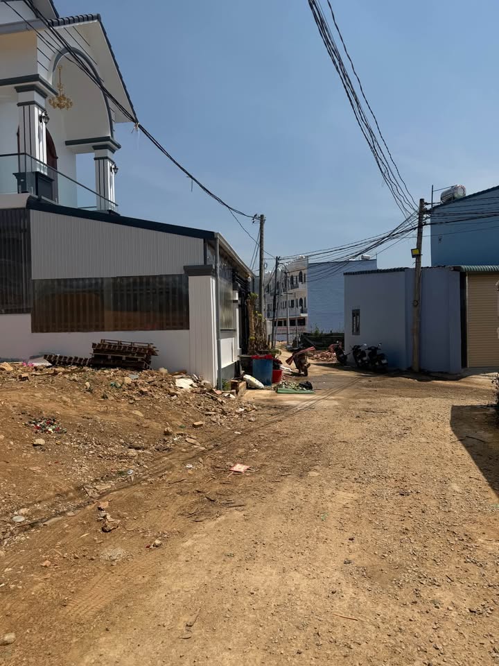 Đất Nền Sổ Đỏ Phường Lang Biang, Đà Lạt 100m² - Giá Tốt