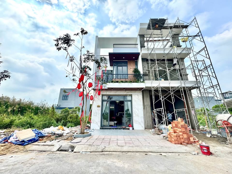 Nhà Phố The Sol City 93m² - Sổ Hồng Riêng, Gần Chợ Hưng Long