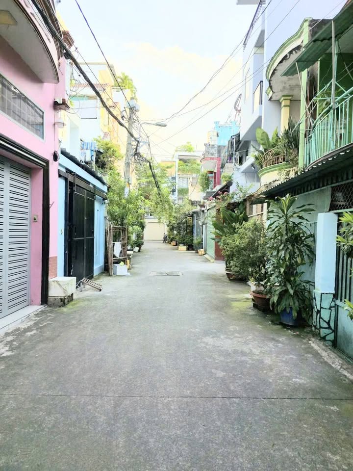 Nhà phố Gò Vấp 95m² giá 8.45 tỷ - Mặt tiền kinh doanh, hẻm xe hơi!