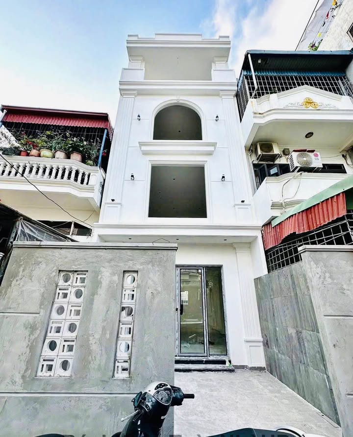 Bán nhà phố Trần Nguyên Hãn 100m² - 4 tầng xây mới, ô tô đỗ cửa!