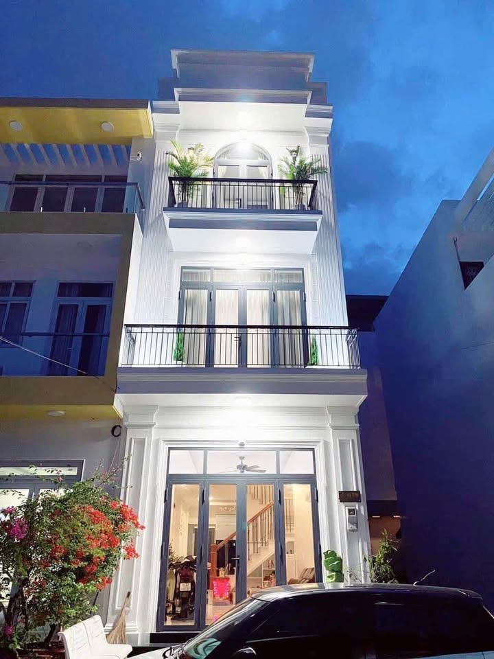 Nhà 2 Lầu Tân Cổ Điển KDC Hưng Phú, Cần Thơ - 171m² Sổ Hồng Giá Tốt