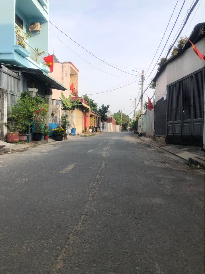 Nhà 111.7m² Hóc Môn - Sổ hồng chính chủ, giá 4.7 tỷ