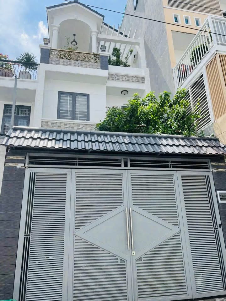 Nhà Riêng Thủ Đức 100m² - Ô tô Vào Tận Nhà, Sau Giga Mall