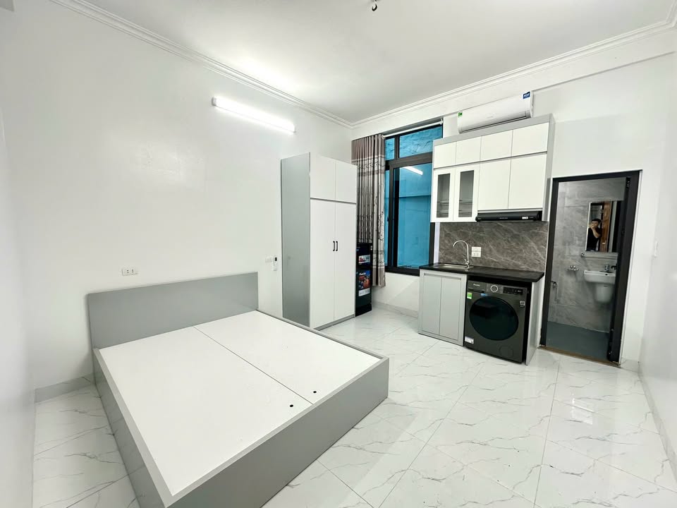 Cho thuê CCMN Cầu Giấy 4tr - Full nội thất, ban công thoáng