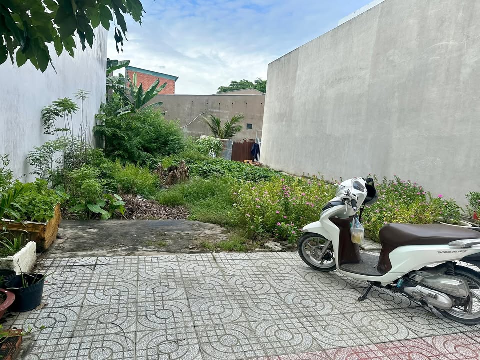 Nhà Mặt Tiền Đoàn Giỏi Mỹ Tho 63m² - Giá 1.79 Tỷ, Sổ Đỏ, Dân Trí Cao