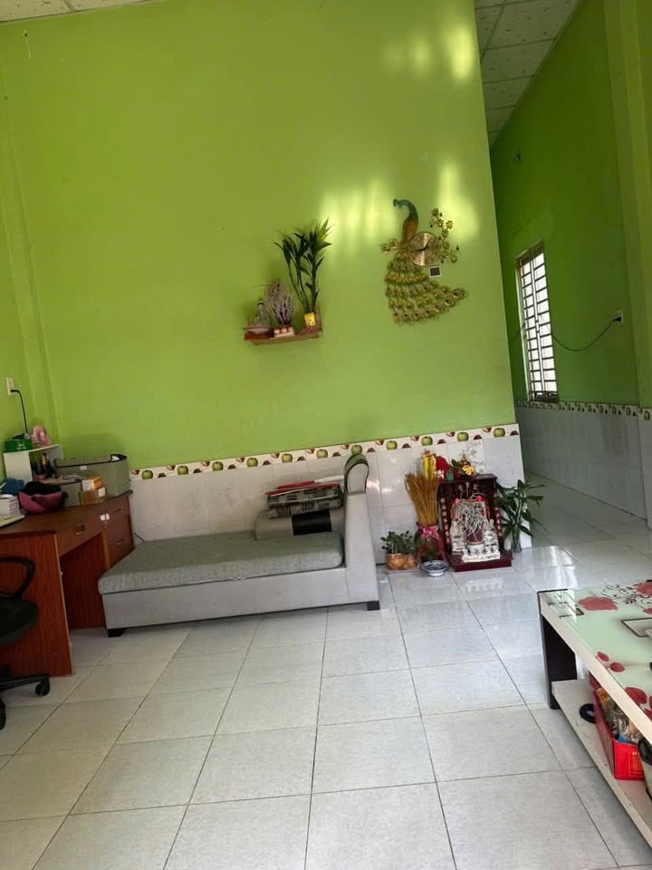 Bán nhà Dĩ An 70m² giá 1.3 tỷ - 2 mặt tiền cực thoáng!