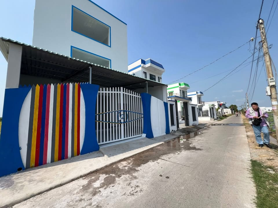 Nhà 139m² Gò Công Đông, Tiền Giang - Sổ hồng, 3PN, Sân ô tô, Giá 1.35 tỷ