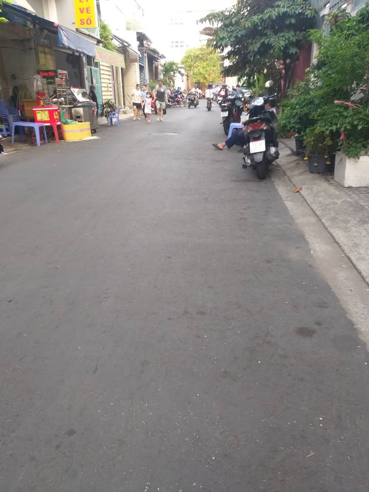 Nhà phố P.4 Q.Phú Nhuận 43m² giá 9.5 tỷ - Mặt tiền kinh doanh đắc địa!