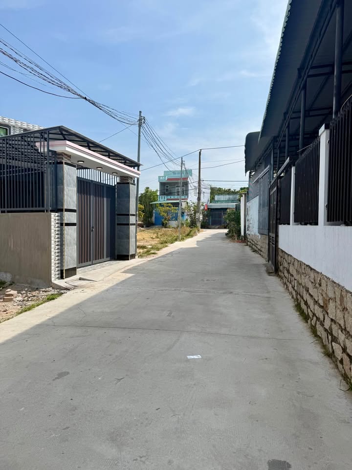 Đất Nền Long Hải 116m² - Sổ Hồng Thổ Cư, Cách Biển 2km