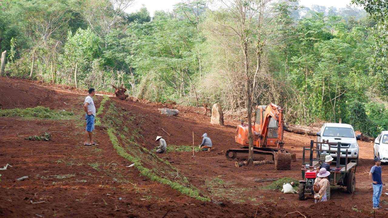 Đất nền Buôn Hồ 1800m² view suối - Giá 1.2 tỷ