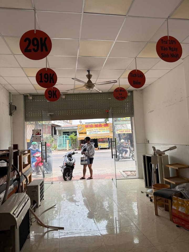 Thuê nhà mặt tiền Hai Bà Trưng Dĩ An 400m² - Mặt tiền kinh doanh ngay!