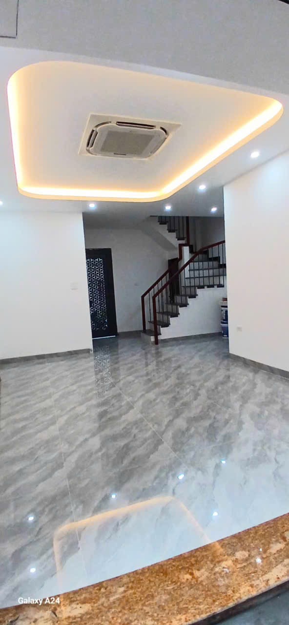 Nhà 36m² Hoàng Hoa Thám, Ba Đình - Thang Máy, Ô Tô Vào Nhà - 10.5 Tỷ