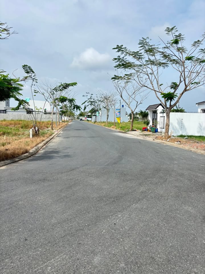 Đất Nền KDC Chợ Tắc Cậu - 100m² Thổ Cư, Giá 690 Triệu - Sổ Hồng Sẵn Sàng