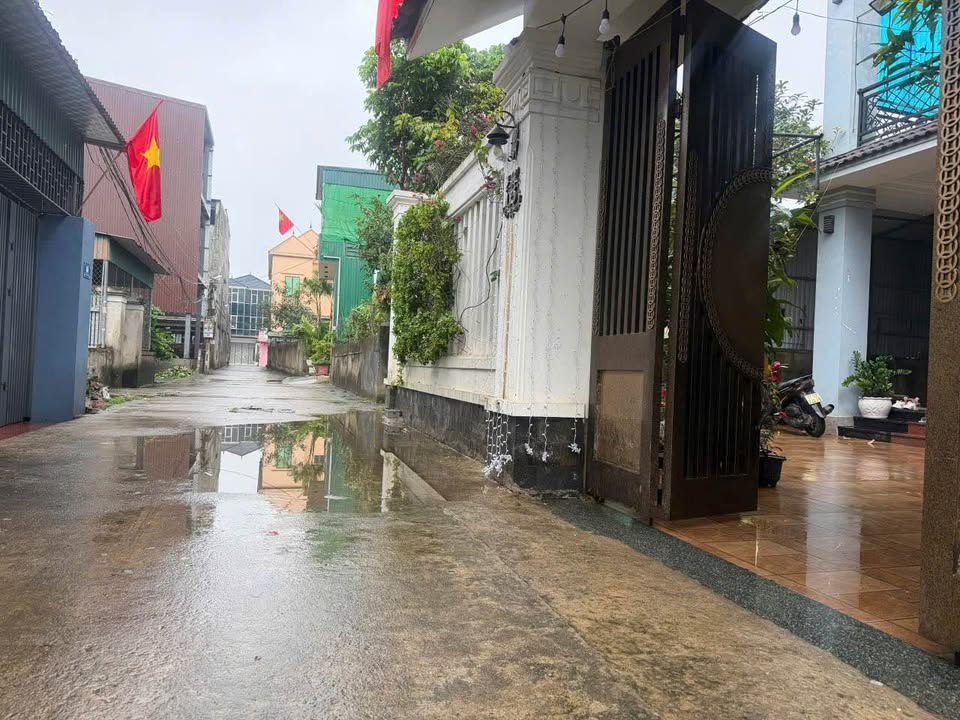 Bán Đất Tặng Nhà Cấp 4 Ngõ Phạm Hồng Thái, Vinh Tân - 115m² Giá 3.25 Tỷ