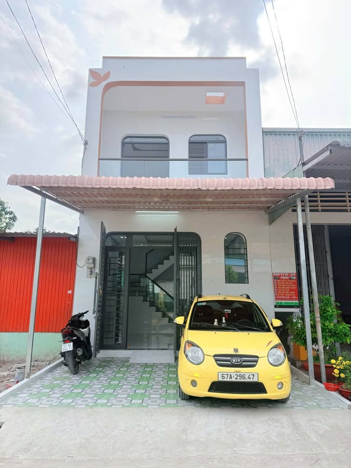 Nhà 2 Lầu Kiên Cố - Đường Ô Tô Tải Nguyễn Thượng Khách, Long Xuyên - 180m²