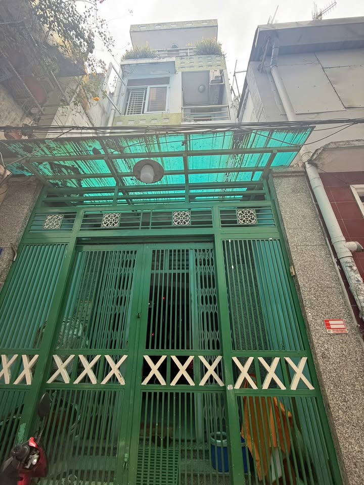 Nhà Mặt Tiền Nhật Tảo Q10 - Kinh Doanh Sầm Uất, 33m², 3 Tầng, 10.5 Tỷ