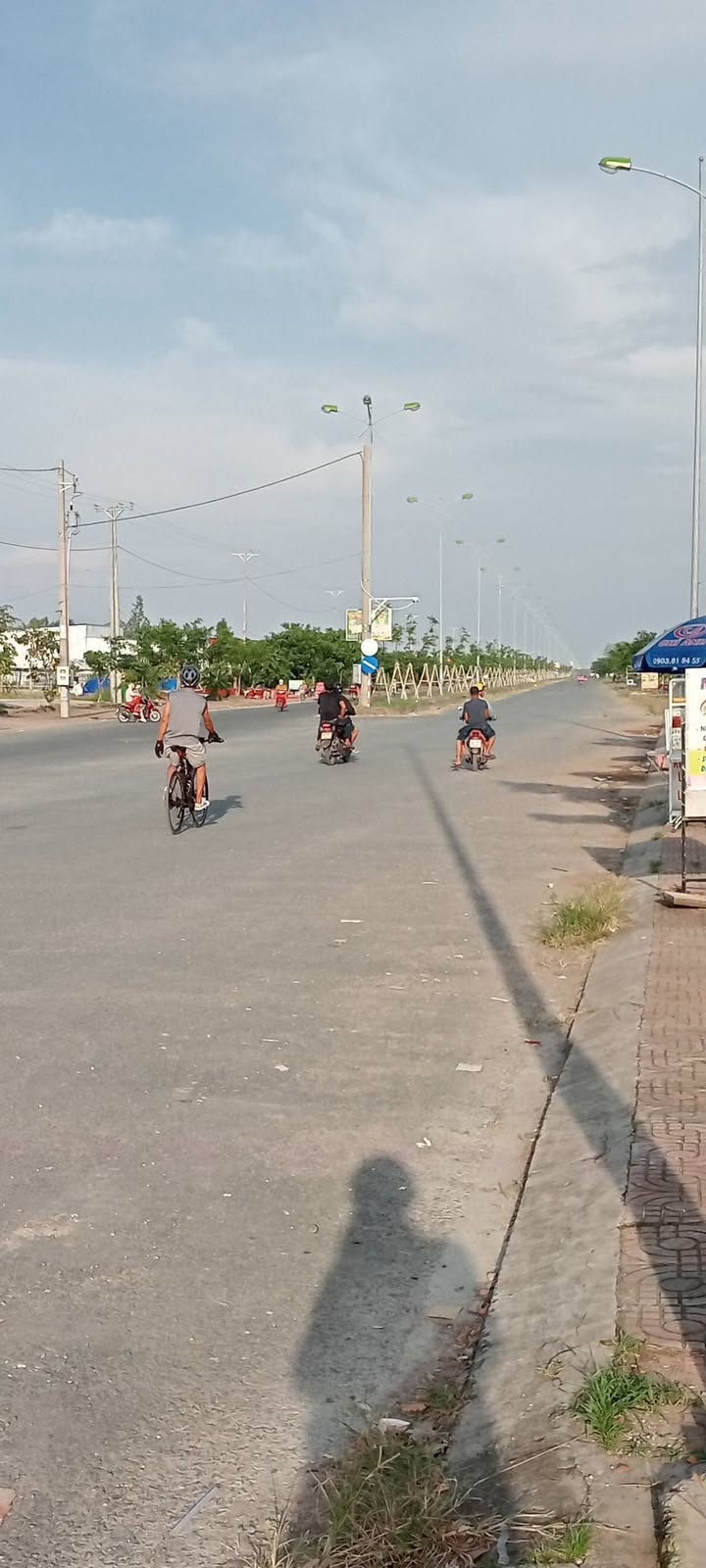 Đất nền Sông Đốc 210m² giá 1.4 tỷ - Mặt tiền 40m, sổ đỏ sẵn!