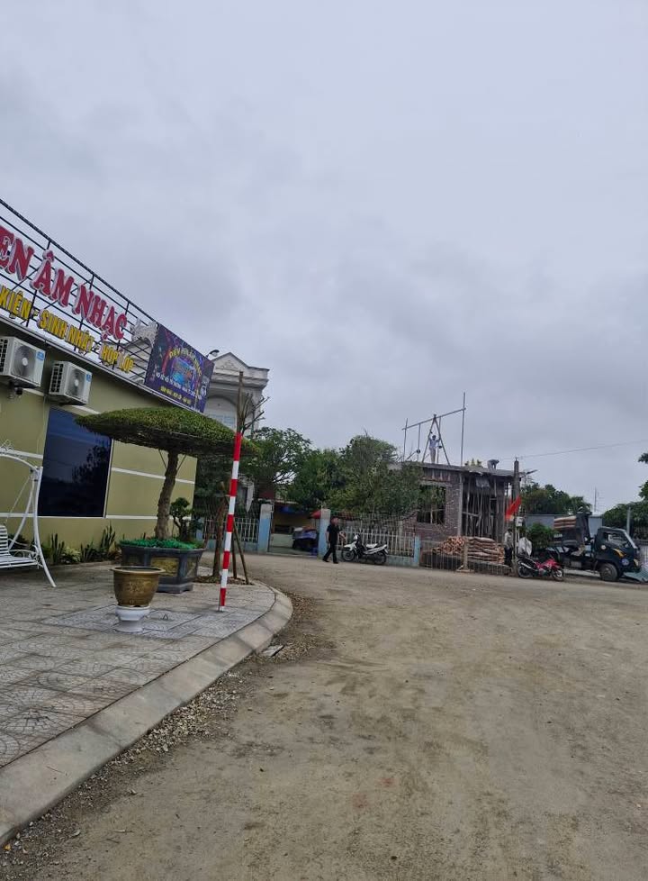 Bán Đất Tặng Nhà Mái Thái 200m² P. Nam Khê, Uông Bí - Giá 4 Tỷ