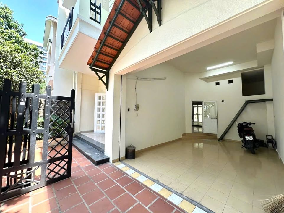 Biệt thự Nam Thiên Phú Mỹ Hưng 144m² - Vị trí đắc địa, sổ hồng sẵn!