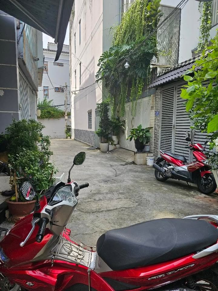 Bán Đất Vàng Lý Phục Man, Quận 7 - 48m², Nở Hậu, SHR, 4 Tỷ xíu TL