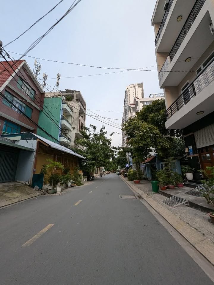 Nhà Mặt Tiền Lê Thị Chợ Q7 - 90m², 4 Tầng, Kinh Doanh Đỉnh - 10 Tỷ TL