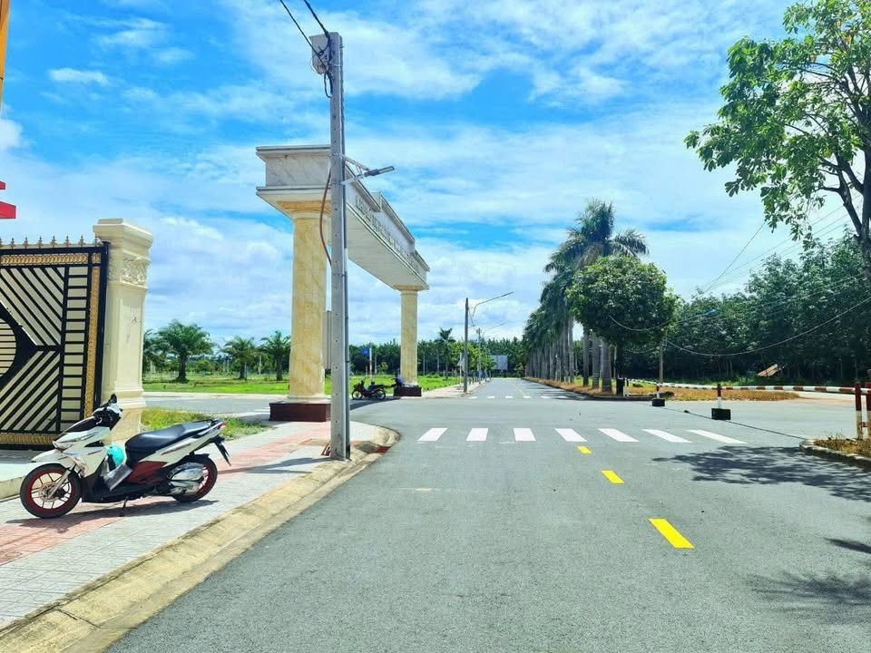 Đất nền KDC Nam Long 3 Bàu Bàng 90m² - Sổ đỏ chính chủ, đường 13m!