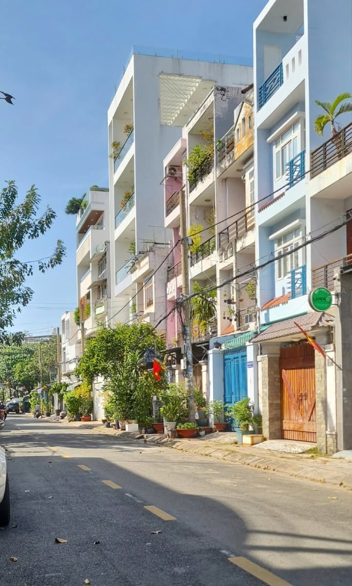 Bán nhà mặt tiền Thạch Lam Tân Phú 92m² giá 7 tỷ vị trí đắc địa