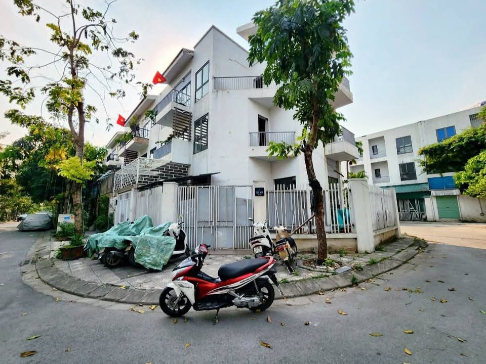 Bán Gấp Biệt Thự Góc 105m² Foresa Xuân Phương - 21.5 Tỷ