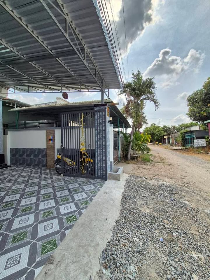 Nhà riêng Tây Ninh 145m² - Sổ hồng sẵn, ô tô vào tận nhà!