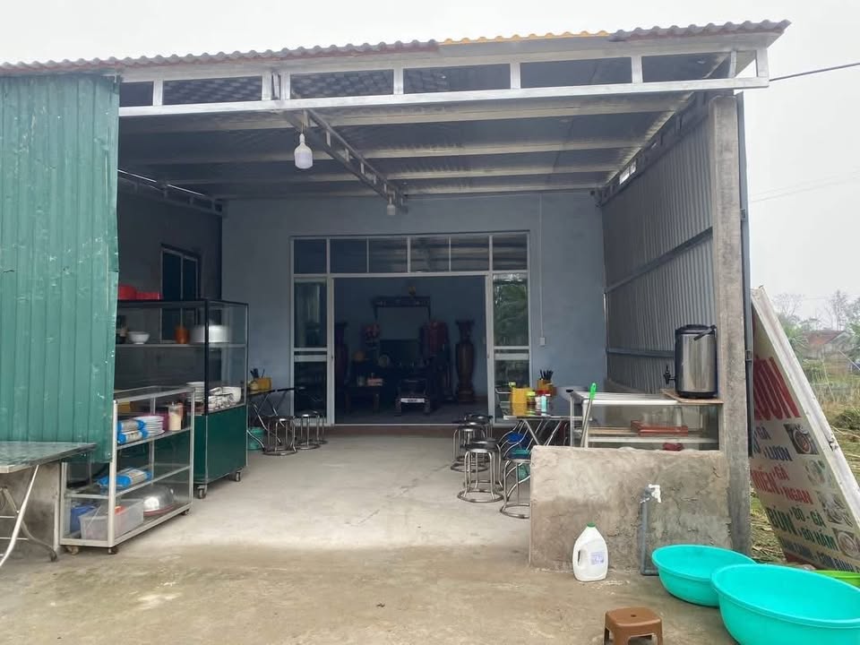 Nhà cấp 4 Hương Khê 144m² giá 900 triệu - Vị trí đẹp 2 mặt tiền!