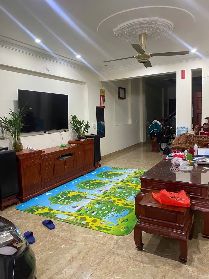 Cho thuê nhà 3 tầng mặt tiền Phường Kinh Bắc, Bắc Ninh - 18 triệu/tháng