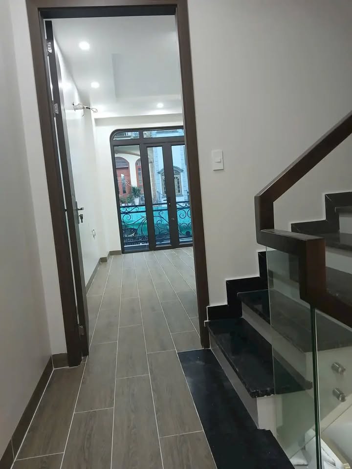 Nhà 4 Tầng 80m² Mặt Tiền Nguyễn Đức Cảnh, Lê Chân - Vừa Ở Vừa Kinh Doanh