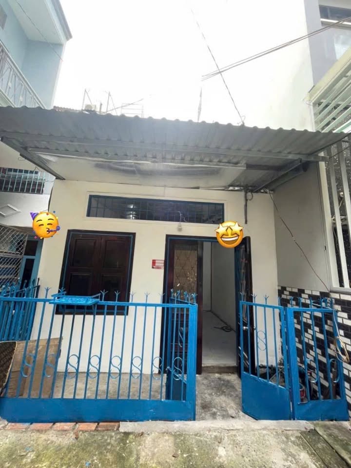 Nhà Cho Thuê 2PN P1 Q4 - Hẻm 5m Thông Thoáng, Giá 6 Triệu/Tháng