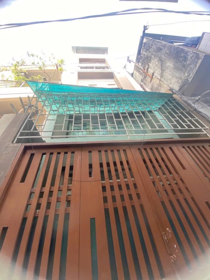 Cho thuê nhà Hoàng Diệu, Quận 4 - 26m², 12 triệu/tháng, Sẵn Ở