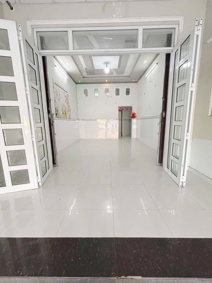 Bán nhà mặt tiền Nguyễn Văn Linh Ngã Năm 140m² - Vị trí đắc địa