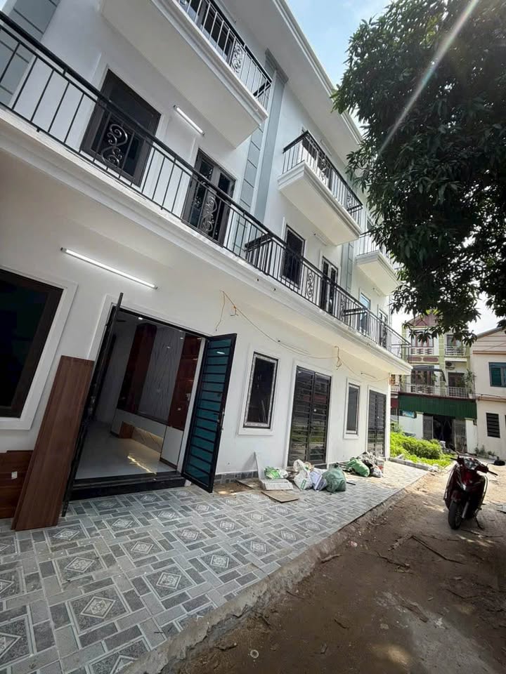 Nhà Riêng Mỹ Hào 40m² 2.2 Tỷ - Ô Tô Vào Tận Nhà, Sổ Đỏ Sẵn.