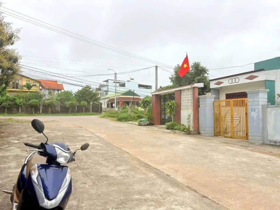 Bán Đất 100m² Đường Phạm Đình Hổ, Đồng Hới - Giá 1.3 Tỷ, Sẵn Sàng Xây Nhà