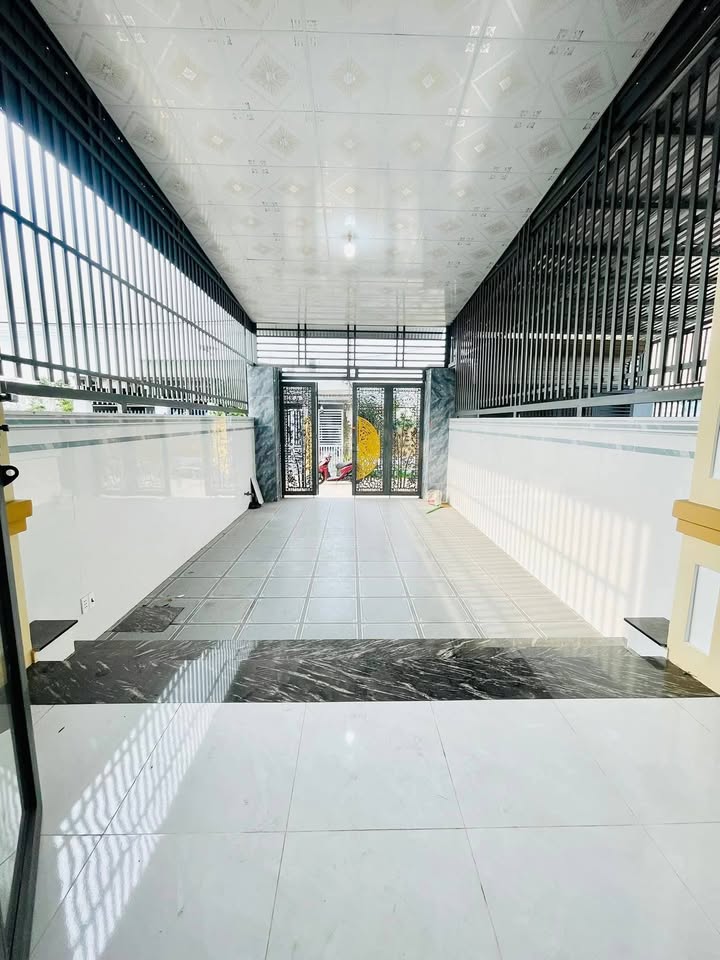 Nhà Phường Phú Sơn 150m² giá 2.1 tỷ - Sổ hồng sẵn, ô tô tận cửa!