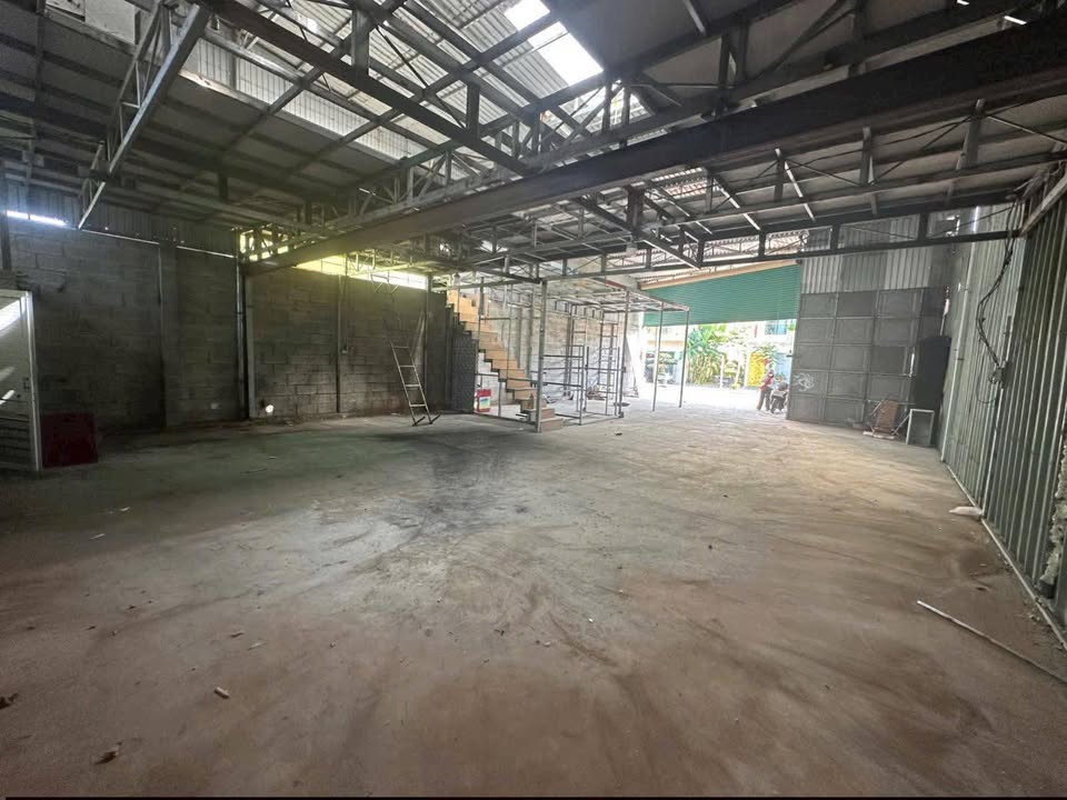 Kho cho thuê Hùng Vương, Phan Thiết 200m² giá 6 triệu - Hoạt động ngay!