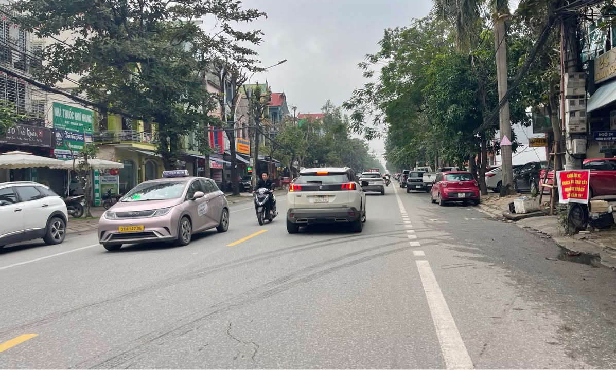 Bán nhà mặt phố Hà Huy Tập - TP Vinh 65m² - Kinh doanh sầm uất