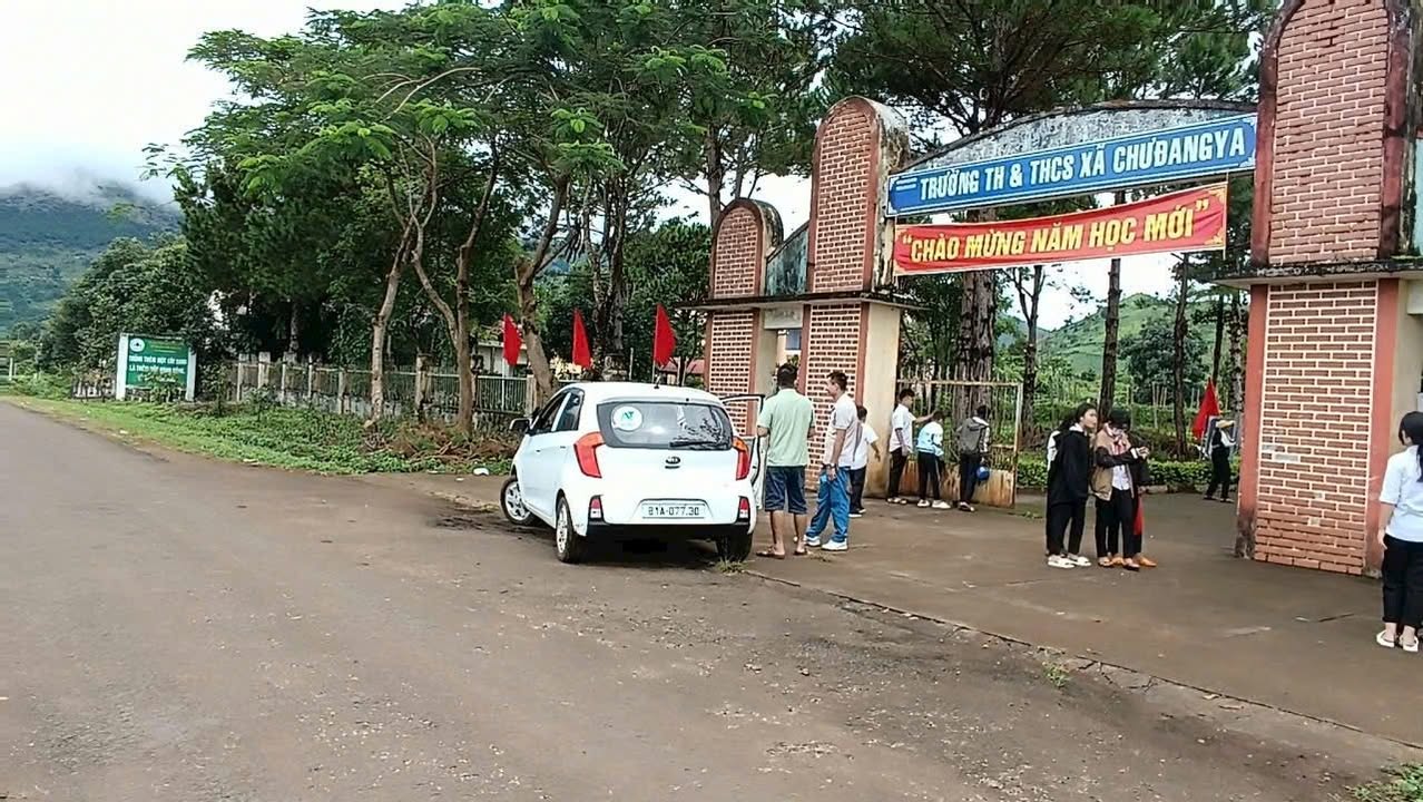 Đất nền Biển Hồ, Pleiku 300m² - Sổ đỏ sẵn, đối diện trường học