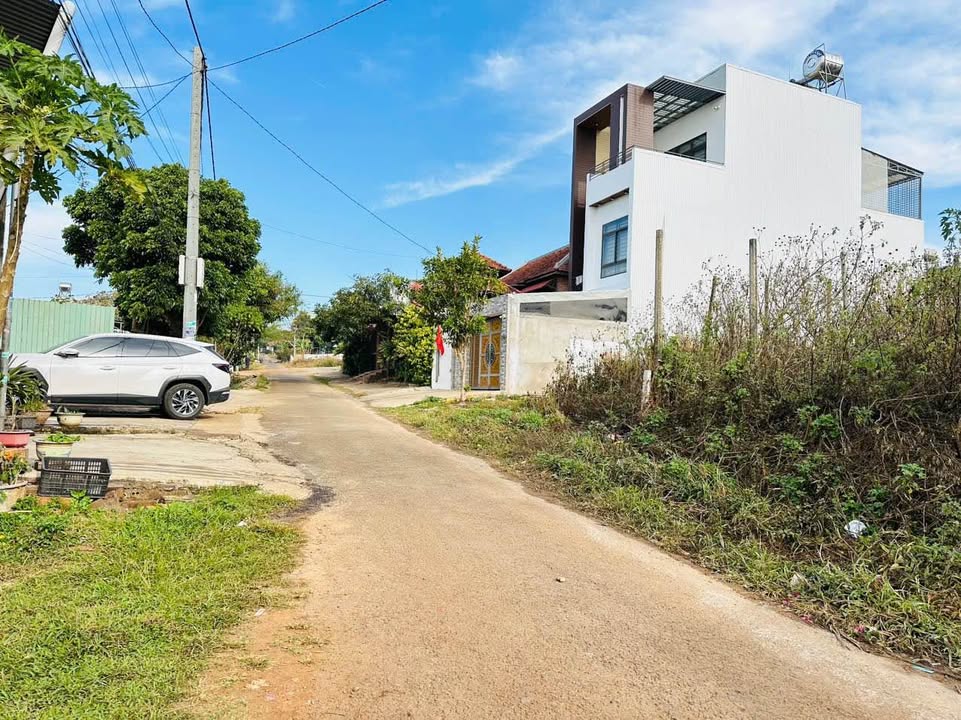 Đất nền Lê Thánh Tôn Pleiku 144m² - Sổ đỏ chính chủ, giá chỉ 1 tỷ