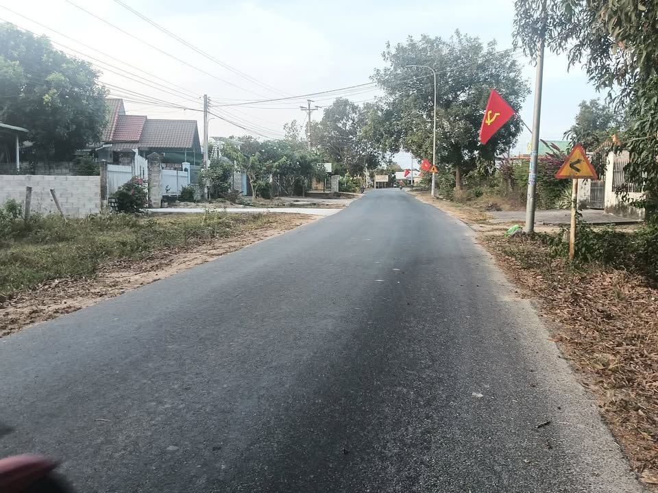 Đất Nền La Gi 2000m² - Sổ Hồng, Chuyển Đổi Mục Đích, Giá 1 Tỷ